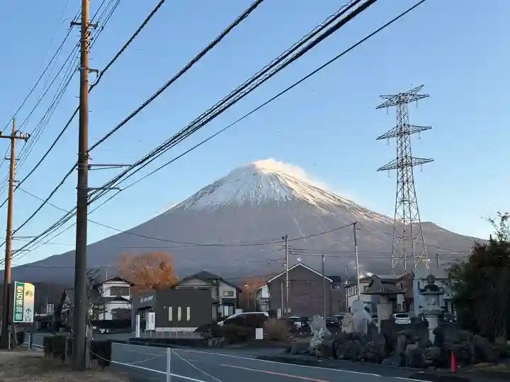 山宮浅間神社の{uncategorized: "未分類", other: "その他", undefined: "問題あり", building: "その他建物", grave: "お墓", sacred_gate: "鳥居", guardian: "狛犬", statue: "像", buddha: "仏像", history: "歴史", nature: "自然", garden: "庭園", animal: "動物", pagoda: "塔", temizu: "手水舎", mountain_gate: "山門・神門", sanctuary: "本殿・本堂", subordinate: "末社・摂社", art: "芸術", scenery: "景色", jizo: "地蔵", ema: "絵馬", goshuin: "御朱印", omikuji: "おみくじ", items: "授与品その他", amulet: "お守り", goshuincho: "御朱印帳", eats: "食事", festival: "お祭り", votive_dance: "神楽", shichigosan: "七五三参", wedding: "結婚式", experience: "体験その他", initially: "初詣", around: "周辺", anti_infection: "感染症対策"}