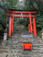 神倉神社(熊野速玉大社摂社)の{uncategorized: "未分類", other: "その他", undefined: "問題あり", building: "その他建物", grave: "お墓", sacred_gate: "鳥居", guardian: "狛犬", statue: "像", buddha: "仏像", history: "歴史", nature: "自然", garden: "庭園", animal: "動物", pagoda: "塔", temizu: "手水舎", mountain_gate: "山門・神門", sanctuary: "本殿・本堂", subordinate: "末社・摂社", art: "芸術", scenery: "景色", jizo: "地蔵", ema: "絵馬", goshuin: "御朱印", omikuji: "おみくじ", items: "授与品その他", amulet: "お守り", goshuincho: "御朱印帳", eats: "食事", festival: "お祭り", votive_dance: "神楽", shichigosan: "七五三参", wedding: "結婚式", experience: "体験その他", initially: "初詣", around: "周辺", anti_infection: "感染症対策"}