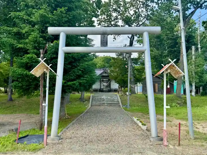 上常呂神社の{uncategorized: "未分類", other: "その他", undefined: "問題あり", building: "その他建物", grave: "お墓", sacred_gate: "鳥居", guardian: "狛犬", statue: "像", buddha: "仏像", history: "歴史", nature: "自然", garden: "庭園", animal: "動物", pagoda: "塔", temizu: "手水舎", mountain_gate: "山門・神門", sanctuary: "本殿・本堂", subordinate: "末社・摂社", art: "芸術", scenery: "景色", jizo: "地蔵", ema: "絵馬", goshuin: "御朱印", omikuji: "おみくじ", items: "授与品その他", amulet: "お守り", goshuincho: "御朱印帳", eats: "食事", festival: "お祭り", votive_dance: "神楽", shichigosan: "七五三参", wedding: "結婚式", experience: "体験その他", initially: "初詣", around: "周辺", anti_infection: "感染症対策"}