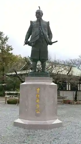 豊國神社の像