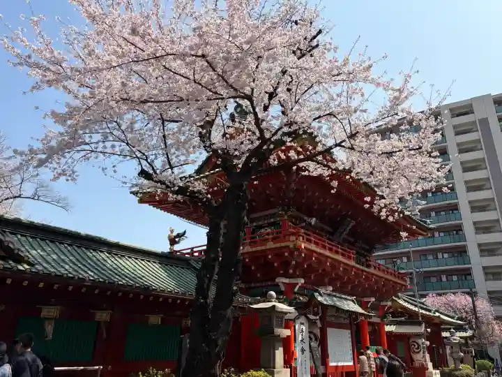 神田神社(神田明神)の{uncategorized: "未分類", other: "その他", undefined: "問題あり", building: "その他建物", grave: "お墓", sacred_gate: "鳥居", guardian: "狛犬", statue: "像", buddha: "仏像", history: "歴史", nature: "自然", garden: "庭園", animal: "動物", pagoda: "塔", temizu: "手水舎", mountain_gate: "山門・神門", sanctuary: "本殿・本堂", subordinate: "末社・摂社", art: "芸術", scenery: "景色", jizo: "地蔵", ema: "絵馬", goshuin: "御朱印", omikuji: "おみくじ", items: "授与品その他", amulet: "お守り", goshuincho: "御朱印帳", eats: "食事", festival: "お祭り", votive_dance: "神楽", shichigosan: "七五三参", wedding: "結婚式", experience: "体験その他", initially: "初詣", around: "周辺", anti_infection: "感染症対策"}