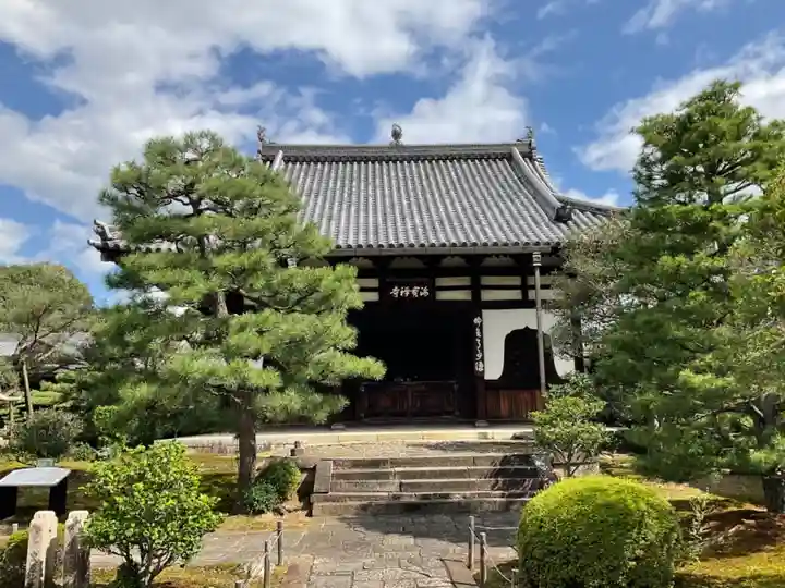 海宝寺の本殿・本堂