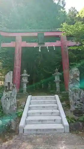 石神山精神社の鳥居