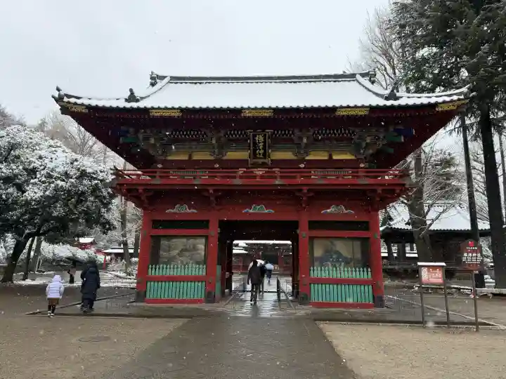 根津神社の{uncategorized: "未分類", other: "その他", undefined: "問題あり", building: "その他建物", grave: "お墓", sacred_gate: "鳥居", guardian: "狛犬", statue: "像", buddha: "仏像", history: "歴史", nature: "自然", garden: "庭園", animal: "動物", pagoda: "塔", temizu: "手水舎", mountain_gate: "山門・神門", sanctuary: "本殿・本堂", subordinate: "末社・摂社", art: "芸術", scenery: "景色", jizo: "地蔵", ema: "絵馬", goshuin: "御朱印", omikuji: "おみくじ", items: "授与品その他", amulet: "お守り", goshuincho: "御朱印帳", eats: "食事", festival: "お祭り", votive_dance: "神楽", shichigosan: "七五三参", wedding: "結婚式", experience: "体験その他", initially: "初詣", around: "周辺", anti_infection: "感染症対策"}