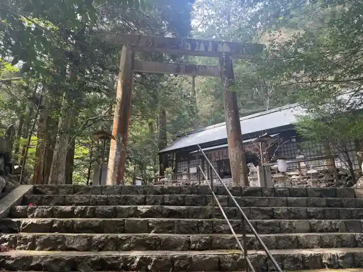 川上山若宮八幡宮の{uncategorized: "未分類", other: "その他", undefined: "問題あり", building: "その他建物", grave: "お墓", sacred_gate: "鳥居", guardian: "狛犬", statue: "像", buddha: "仏像", history: "歴史", nature: "自然", garden: "庭園", animal: "動物", pagoda: "塔", temizu: "手水舎", mountain_gate: "山門・神門", sanctuary: "本殿・本堂", subordinate: "末社・摂社", art: "芸術", scenery: "景色", jizo: "地蔵", ema: "絵馬", goshuin: "御朱印", omikuji: "おみくじ", items: "授与品その他", amulet: "お守り", goshuincho: "御朱印帳", eats: "食事", festival: "お祭り", votive_dance: "神楽", shichigosan: "七五三参", wedding: "結婚式", experience: "体験その他", initially: "初詣", around: "周辺", anti_infection: "感染症対策"}