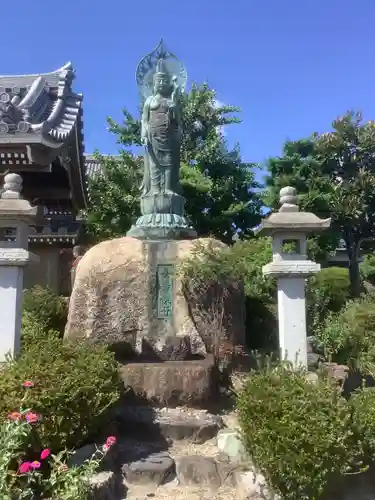 泉徳寺の仏像