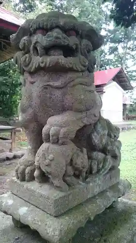 正一位湯殿神社の狛犬