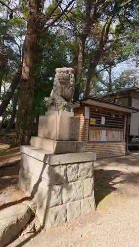 漆部神社の狛犬