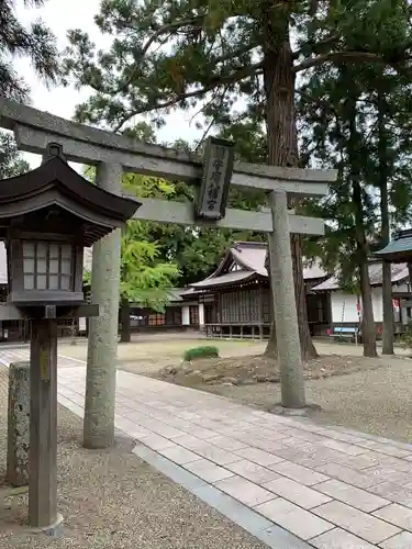 鎮守府八幡宮の鳥居