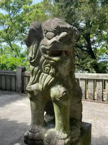 白鳥神社の狛犬