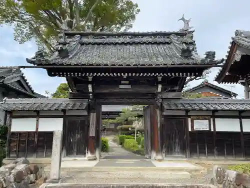 法雲寺の{uncategorized: "未分類", other: "その他", undefined: "問題あり", building: "その他建物", grave: "お墓", sacred_gate: "鳥居", guardian: "狛犬", statue: "像", buddha: "仏像", history: "歴史", nature: "自然", garden: "庭園", animal: "動物", pagoda: "塔", temizu: "手水舎", mountain_gate: "山門・神門", sanctuary: "本殿・本堂", subordinate: "末社・摂社", art: "芸術", scenery: "景色", jizo: "地蔵", ema: "絵馬", goshuin: "御朱印", omikuji: "おみくじ", items: "授与品その他", amulet: "お守り", goshuincho: "御朱印帳", eats: "食事", festival: "お祭り", votive_dance: "神楽", shichigosan: "七五三参", wedding: "結婚式", experience: "体験その他", initially: "初詣", around: "周辺", anti_infection: "感染症対策"}