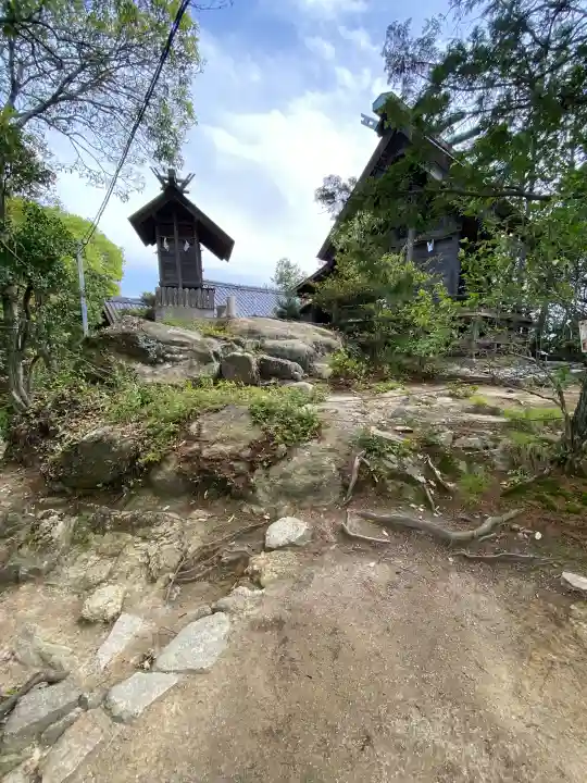 龍之口八幡宮の{uncategorized: "未分類", other: "その他", undefined: "問題あり", building: "その他建物", grave: "お墓", sacred_gate: "鳥居", guardian: "狛犬", statue: "像", buddha: "仏像", history: "歴史", nature: "自然", garden: "庭園", animal: "動物", pagoda: "塔", temizu: "手水舎", mountain_gate: "山門・神門", sanctuary: "本殿・本堂", subordinate: "末社・摂社", art: "芸術", scenery: "景色", jizo: "地蔵", ema: "絵馬", goshuin: "御朱印", omikuji: "おみくじ", items: "授与品その他", amulet: "お守り", goshuincho: "御朱印帳", eats: "食事", festival: "お祭り", votive_dance: "神楽", shichigosan: "七五三参", wedding: "結婚式", experience: "体験その他", initially: "初詣", around: "周辺", anti_infection: "感染症対策"}