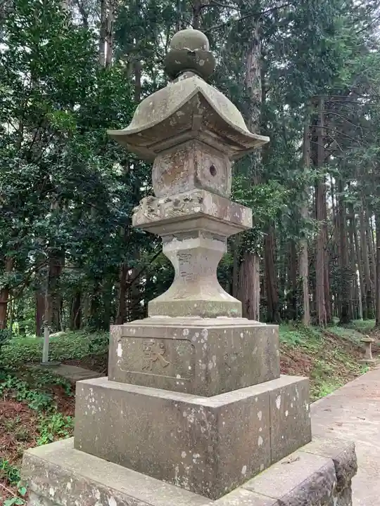 側鷹稲荷大明神のその他建物