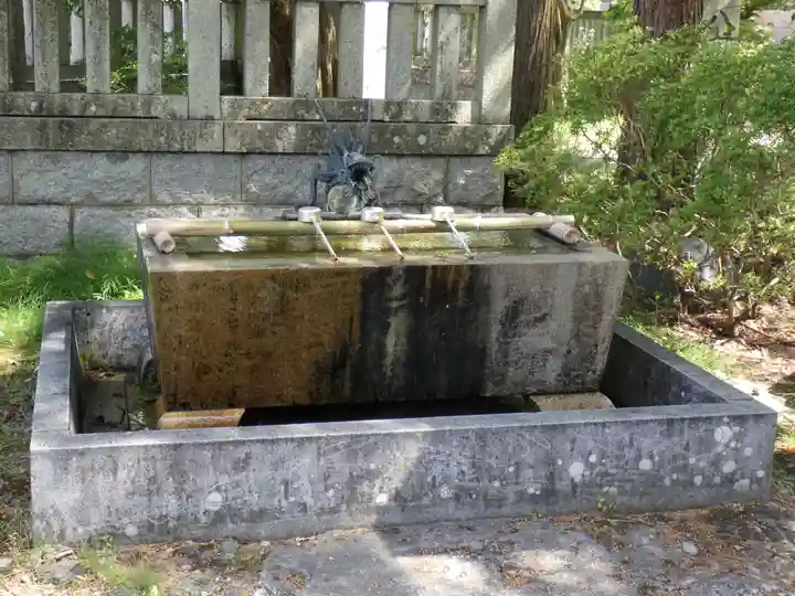 脇子八幡宮の手水舎