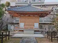 聖眼寺の建物その他