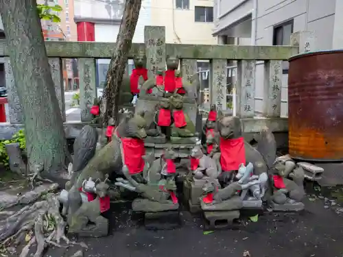 笠間稲荷神社 東京別社の{uncategorized: "未分類", other: "その他", undefined: "問題あり", building: "その他建物", grave: "お墓", sacred_gate: "鳥居", guardian: "狛犬", statue: "像", buddha: "仏像", history: "歴史", nature: "自然", garden: "庭園", animal: "動物", pagoda: "塔", temizu: "手水舎", mountain_gate: "山門・神門", sanctuary: "本殿・本堂", subordinate: "末社・摂社", art: "芸術", scenery: "景色", jizo: "地蔵", ema: "絵馬", goshuin: "御朱印", omikuji: "おみくじ", items: "授与品その他", amulet: "お守り", goshuincho: "御朱印帳", eats: "食事", festival: "お祭り", votive_dance: "神楽", shichigosan: "七五三参", wedding: "結婚式", experience: "体験その他", initially: "初詣", around: "周辺", anti_infection: "感染症対策"}