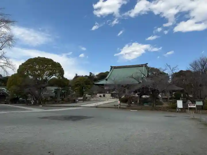 時宗総本山 遊行寺(正式:清浄光寺)の{uncategorized: "未分類", other: "その他", undefined: "問題あり", building: "その他建物", grave: "お墓", sacred_gate: "鳥居", guardian: "狛犬", statue: "像", buddha: "仏像", history: "歴史", nature: "自然", garden: "庭園", animal: "動物", pagoda: "塔", temizu: "手水舎", mountain_gate: "山門・神門", sanctuary: "本殿・本堂", subordinate: "末社・摂社", art: "芸術", scenery: "景色", jizo: "地蔵", ema: "絵馬", goshuin: "御朱印", omikuji: "おみくじ", items: "授与品その他", amulet: "お守り", goshuincho: "御朱印帳", eats: "食事", festival: "お祭り", votive_dance: "神楽", shichigosan: "七五三参", wedding: "結婚式", experience: "体験その他", initially: "初詣", around: "周辺", anti_infection: "感染症対策"}