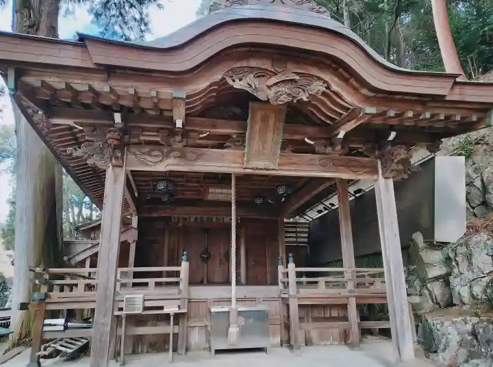 國津神社の{uncategorized: "未分類", other: "その他", undefined: "問題あり", building: "その他建物", grave: "お墓", sacred_gate: "鳥居", guardian: "狛犬", statue: "像", buddha: "仏像", history: "歴史", nature: "自然", garden: "庭園", animal: "動物", pagoda: "塔", temizu: "手水舎", mountain_gate: "山門・神門", sanctuary: "本殿・本堂", subordinate: "末社・摂社", art: "芸術", scenery: "景色", jizo: "地蔵", ema: "絵馬", goshuin: "御朱印", omikuji: "おみくじ", items: "授与品その他", amulet: "お守り", goshuincho: "御朱印帳", eats: "食事", festival: "お祭り", votive_dance: "神楽", shichigosan: "七五三参", wedding: "結婚式", experience: "体験その他", initially: "初詣", around: "周辺", anti_infection: "感染症対策"}