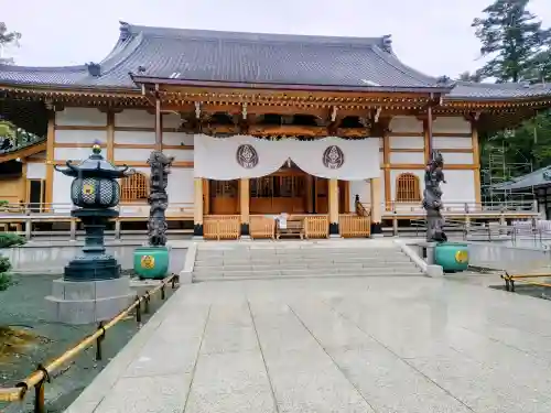 豊川閣　妙厳寺の{uncategorized: "未分類", other: "その他", undefined: "問題あり", building: "その他建物", grave: "お墓", sacred_gate: "鳥居", guardian: "狛犬", statue: "像", buddha: "仏像", history: "歴史", nature: "自然", garden: "庭園", animal: "動物", pagoda: "塔", temizu: "手水舎", mountain_gate: "山門・神門", sanctuary: "本殿・本堂", subordinate: "末社・摂社", art: "芸術", scenery: "景色", jizo: "地蔵", ema: "絵馬", goshuin: "御朱印", omikuji: "おみくじ", items: "授与品その他", amulet: "お守り", goshuincho: "御朱印帳", eats: "食事", festival: "お祭り", votive_dance: "神楽", shichigosan: "七五三参", wedding: "結婚式", experience: "体験その他", initially: "初詣", around: "周辺", anti_infection: "感染症対策"}