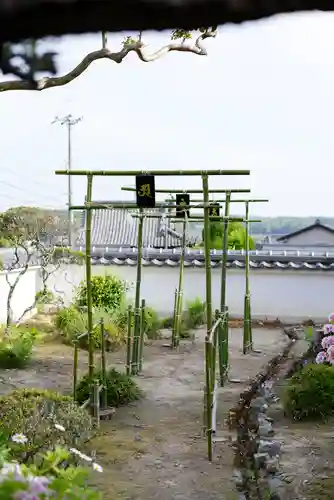 神谷稲荷明神社の鳥居