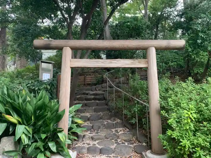 猿楽神社の鳥居