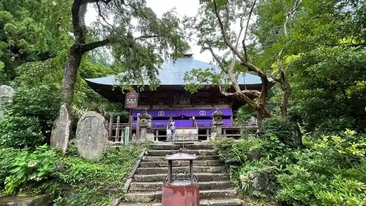 西明寺の本殿・本堂