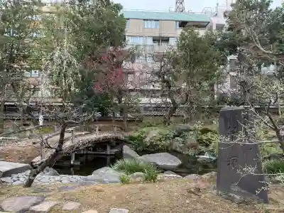 湯島天満宮の{uncategorized: "未分類", other: "その他", undefined: "問題あり", building: "その他建物", grave: "お墓", sacred_gate: "鳥居", guardian: "狛犬", statue: "像", buddha: "仏像", history: "歴史", nature: "自然", garden: "庭園", animal: "動物", pagoda: "塔", temizu: "手水舎", mountain_gate: "山門・神門", sanctuary: "本殿・本堂", subordinate: "末社・摂社", art: "芸術", scenery: "景色", jizo: "地蔵", ema: "絵馬", goshuin: "御朱印", omikuji: "おみくじ", items: "授与品その他", amulet: "お守り", goshuincho: "御朱印帳", eats: "食事", festival: "お祭り", votive_dance: "神楽", shichigosan: "七五三参", wedding: "結婚式", experience: "体験その他", initially: "初詣", around: "周辺", anti_infection: "感染症対策"}