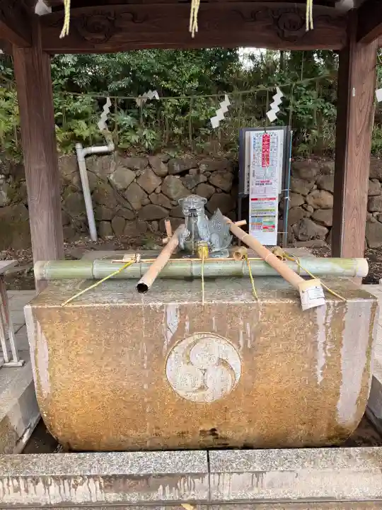 雪ケ谷八幡神社の{uncategorized: "未分類", other: "その他", undefined: "問題あり", building: "その他建物", grave: "お墓", sacred_gate: "鳥居", guardian: "狛犬", statue: "像", buddha: "仏像", history: "歴史", nature: "自然", garden: "庭園", animal: "動物", pagoda: "塔", temizu: "手水舎", mountain_gate: "山門・神門", sanctuary: "本殿・本堂", subordinate: "末社・摂社", art: "芸術", scenery: "景色", jizo: "地蔵", ema: "絵馬", goshuin: "御朱印", omikuji: "おみくじ", items: "授与品その他", amulet: "お守り", goshuincho: "御朱印帳", eats: "食事", festival: "お祭り", votive_dance: "神楽", shichigosan: "七五三参", wedding: "結婚式", experience: "体験その他", initially: "初詣", around: "周辺", anti_infection: "感染症対策"}