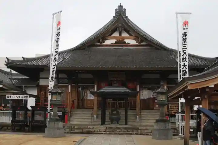 秋葉山圓通寺の本殿・本堂