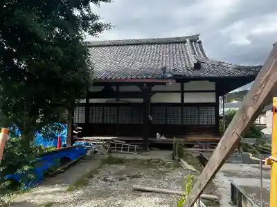 地蔵院の{uncategorized: "未分類", other: "その他", undefined: "問題あり", building: "その他建物", grave: "お墓", sacred_gate: "鳥居", guardian: "狛犬", statue: "像", buddha: "仏像", history: "歴史", nature: "自然", garden: "庭園", animal: "動物", pagoda: "塔", temizu: "手水舎", mountain_gate: "山門・神門", sanctuary: "本殿・本堂", subordinate: "末社・摂社", art: "芸術", scenery: "景色", jizo: "地蔵", ema: "絵馬", goshuin: "御朱印", omikuji: "おみくじ", items: "授与品その他", amulet: "お守り", goshuincho: "御朱印帳", eats: "食事", festival: "お祭り", votive_dance: "神楽", shichigosan: "七五三参", wedding: "結婚式", experience: "体験その他", initially: "初詣", around: "周辺", anti_infection: "感染症対策"}
