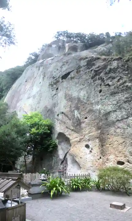 花窟神社の本殿・本堂