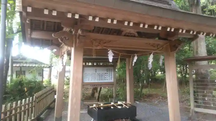 宇奈岐日女神社の手水舎