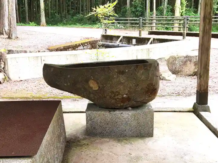 八幡神社の手水舎