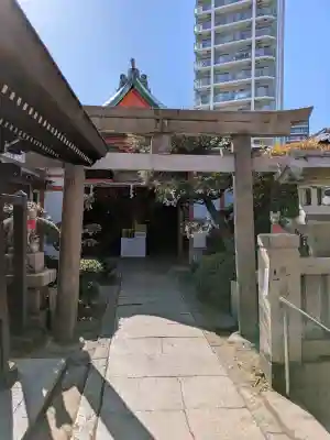 松尾稲荷神社の{uncategorized: "未分類", other: "その他", undefined: "問題あり", building: "その他建物", grave: "お墓", sacred_gate: "鳥居", guardian: "狛犬", statue: "像", buddha: "仏像", history: "歴史", nature: "自然", garden: "庭園", animal: "動物", pagoda: "塔", temizu: "手水舎", mountain_gate: "山門・神門", sanctuary: "本殿・本堂", subordinate: "末社・摂社", art: "芸術", scenery: "景色", jizo: "地蔵", ema: "絵馬", goshuin: "御朱印", omikuji: "おみくじ", items: "授与品その他", amulet: "お守り", goshuincho: "御朱印帳", eats: "食事", festival: "お祭り", votive_dance: "神楽", shichigosan: "七五三参", wedding: "結婚式", experience: "体験その他", initially: "初詣", around: "周辺", anti_infection: "感染症対策"}