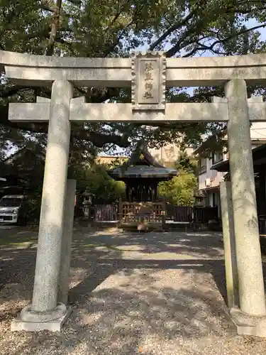 闘鶏神社の鳥居