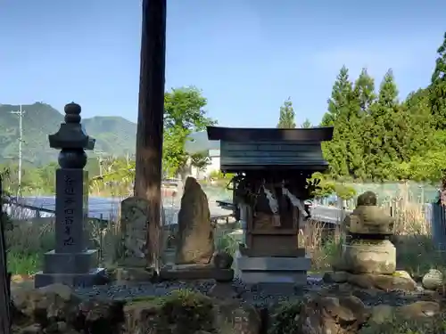 新井神社の末社