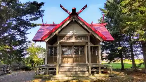 下メム神社の本殿