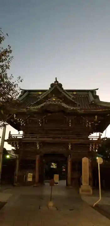 題経寺(柴又帝釈天)の山門・神門