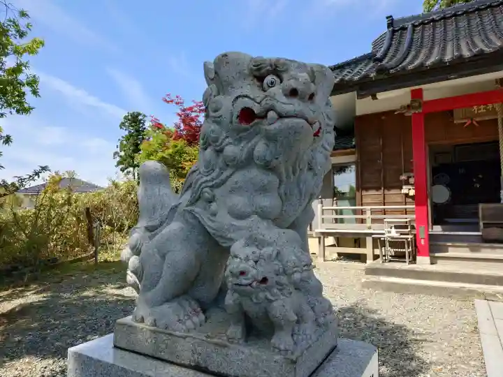 半田神社の{uncategorized: "未分類", other: "その他", undefined: "問題あり", building: "その他建物", grave: "お墓", sacred_gate: "鳥居", guardian: "狛犬", statue: "像", buddha: "仏像", history: "歴史", nature: "自然", garden: "庭園", animal: "動物", pagoda: "塔", temizu: "手水舎", mountain_gate: "山門・神門", sanctuary: "本殿・本堂", subordinate: "末社・摂社", art: "芸術", scenery: "景色", jizo: "地蔵", ema: "絵馬", goshuin: "御朱印", omikuji: "おみくじ", items: "授与品その他", amulet: "お守り", goshuincho: "御朱印帳", eats: "食事", festival: "お祭り", votive_dance: "神楽", shichigosan: "七五三参", wedding: "結婚式", experience: "体験その他", initially: "初詣", around: "周辺", anti_infection: "感染症対策"}