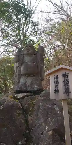 阿賀神社の像