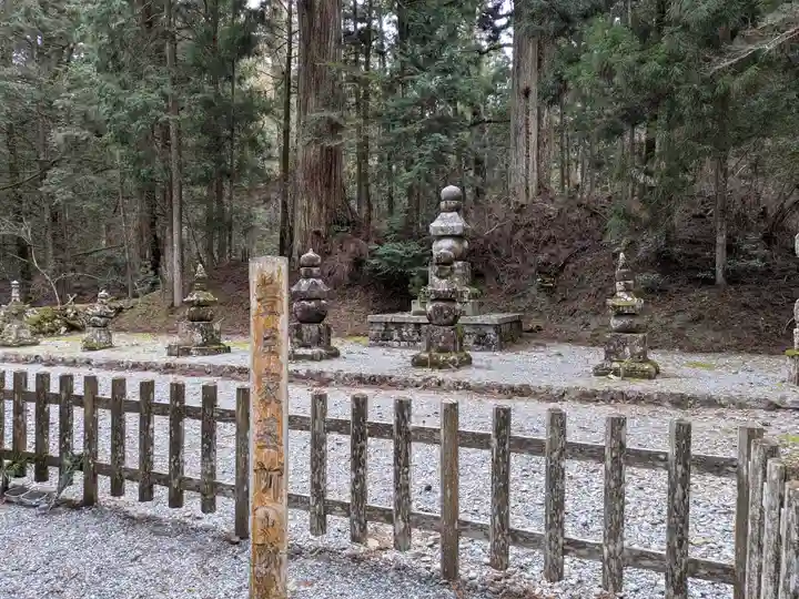 高野山金剛峯寺奥の院(和歌山県)