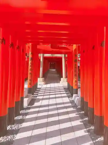 東京羽田 穴守稲荷神社の{uncategorized: "未分類", other: "その他", undefined: "問題あり", building: "その他建物", grave: "お墓", sacred_gate: "鳥居", guardian: "狛犬", statue: "像", buddha: "仏像", history: "歴史", nature: "自然", garden: "庭園", animal: "動物", pagoda: "塔", temizu: "手水舎", mountain_gate: "山門・神門", sanctuary: "本殿・本堂", subordinate: "末社・摂社", art: "芸術", scenery: "景色", jizo: "地蔵", ema: "絵馬", goshuin: "御朱印", omikuji: "おみくじ", items: "授与品その他", amulet: "お守り", goshuincho: "御朱印帳", eats: "食事", festival: "お祭り", votive_dance: "神楽", shichigosan: "七五三参", wedding: "結婚式", experience: "体験その他", initially: "初詣", around: "周辺", anti_infection: "感染症対策"}