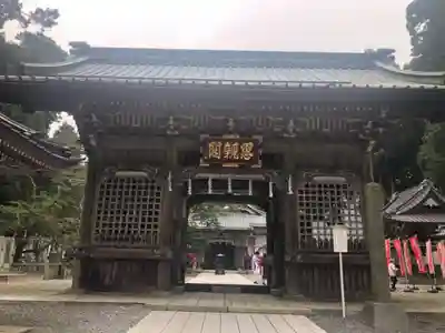 久遠寺の山門・神門