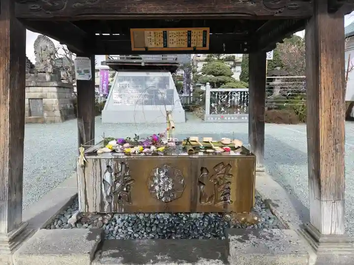 成田山川越別院の{uncategorized: "未分類", other: "その他", undefined: "問題あり", building: "その他建物", grave: "お墓", sacred_gate: "鳥居", guardian: "狛犬", statue: "像", buddha: "仏像", history: "歴史", nature: "自然", garden: "庭園", animal: "動物", pagoda: "塔", temizu: "手水舎", mountain_gate: "山門・神門", sanctuary: "本殿・本堂", subordinate: "末社・摂社", art: "芸術", scenery: "景色", jizo: "地蔵", ema: "絵馬", goshuin: "御朱印", omikuji: "おみくじ", items: "授与品その他", amulet: "お守り", goshuincho: "御朱印帳", eats: "食事", festival: "お祭り", votive_dance: "神楽", shichigosan: "七五三参", wedding: "結婚式", experience: "体験その他", initially: "初詣", around: "周辺", anti_infection: "感染症対策"}