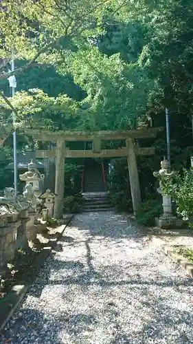 諏訪神社の鳥居