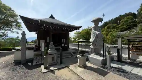 岡寺（龍蓋寺）の{uncategorized: "未分類", other: "その他", undefined: "問題あり", building: "その他建物", grave: "お墓", sacred_gate: "鳥居", guardian: "狛犬", statue: "像", buddha: "仏像", history: "歴史", nature: "自然", garden: "庭園", animal: "動物", pagoda: "塔", temizu: "手水舎", mountain_gate: "山門・神門", sanctuary: "本殿・本堂", subordinate: "末社・摂社", art: "芸術", scenery: "景色", jizo: "地蔵", ema: "絵馬", goshuin: "御朱印", omikuji: "おみくじ", items: "授与品その他", amulet: "お守り", goshuincho: "御朱印帳", eats: "食事", festival: "お祭り", votive_dance: "神楽", shichigosan: "七五三参", wedding: "結婚式", experience: "体験その他", initially: "初詣", around: "周辺", anti_infection: "感染症対策"}