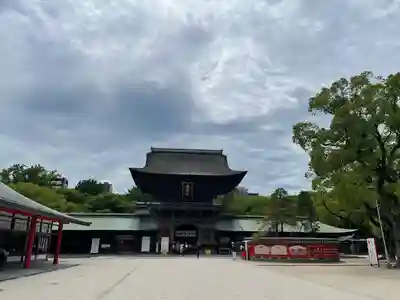 筥崎宮の山門・神門