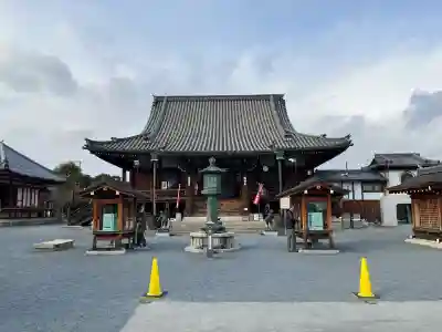 総持寺の{uncategorized: "未分類", other: "その他", undefined: "問題あり", building: "その他建物", grave: "お墓", sacred_gate: "鳥居", guardian: "狛犬", statue: "像", buddha: "仏像", history: "歴史", nature: "自然", garden: "庭園", animal: "動物", pagoda: "塔", temizu: "手水舎", mountain_gate: "山門・神門", sanctuary: "本殿・本堂", subordinate: "末社・摂社", art: "芸術", scenery: "景色", jizo: "地蔵", ema: "絵馬", goshuin: "御朱印", omikuji: "おみくじ", items: "授与品その他", amulet: "お守り", goshuincho: "御朱印帳", eats: "食事", festival: "お祭り", votive_dance: "神楽", shichigosan: "七五三参", wedding: "結婚式", experience: "体験その他", initially: "初詣", around: "周辺", anti_infection: "感染症対策"}