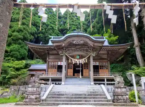 脊振神社の本殿