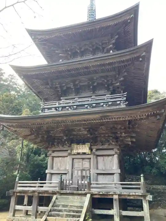 鶴林寺の{uncategorized: "未分類", other: "その他", undefined: "問題あり", building: "その他建物", grave: "お墓", sacred_gate: "鳥居", guardian: "狛犬", statue: "像", buddha: "仏像", history: "歴史", nature: "自然", garden: "庭園", animal: "動物", pagoda: "塔", temizu: "手水舎", mountain_gate: "山門・神門", sanctuary: "本殿・本堂", subordinate: "末社・摂社", art: "芸術", scenery: "景色", jizo: "地蔵", ema: "絵馬", goshuin: "御朱印", omikuji: "おみくじ", items: "授与品その他", amulet: "お守り", goshuincho: "御朱印帳", eats: "食事", festival: "お祭り", votive_dance: "神楽", shichigosan: "七五三参", wedding: "結婚式", experience: "体験その他", initially: "初詣", around: "周辺", anti_infection: "感染症対策"}